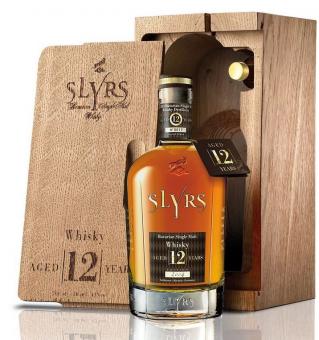 SLYRS Whisky 12 Years old 2004/2016 Holzblock 700 ml-Flasche+50ml 